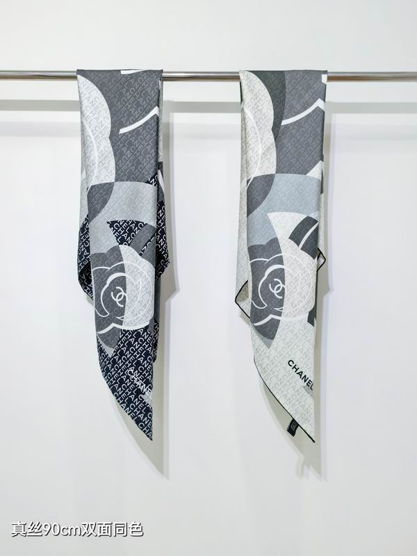 Chanel silk scarf 90X90cm E032251